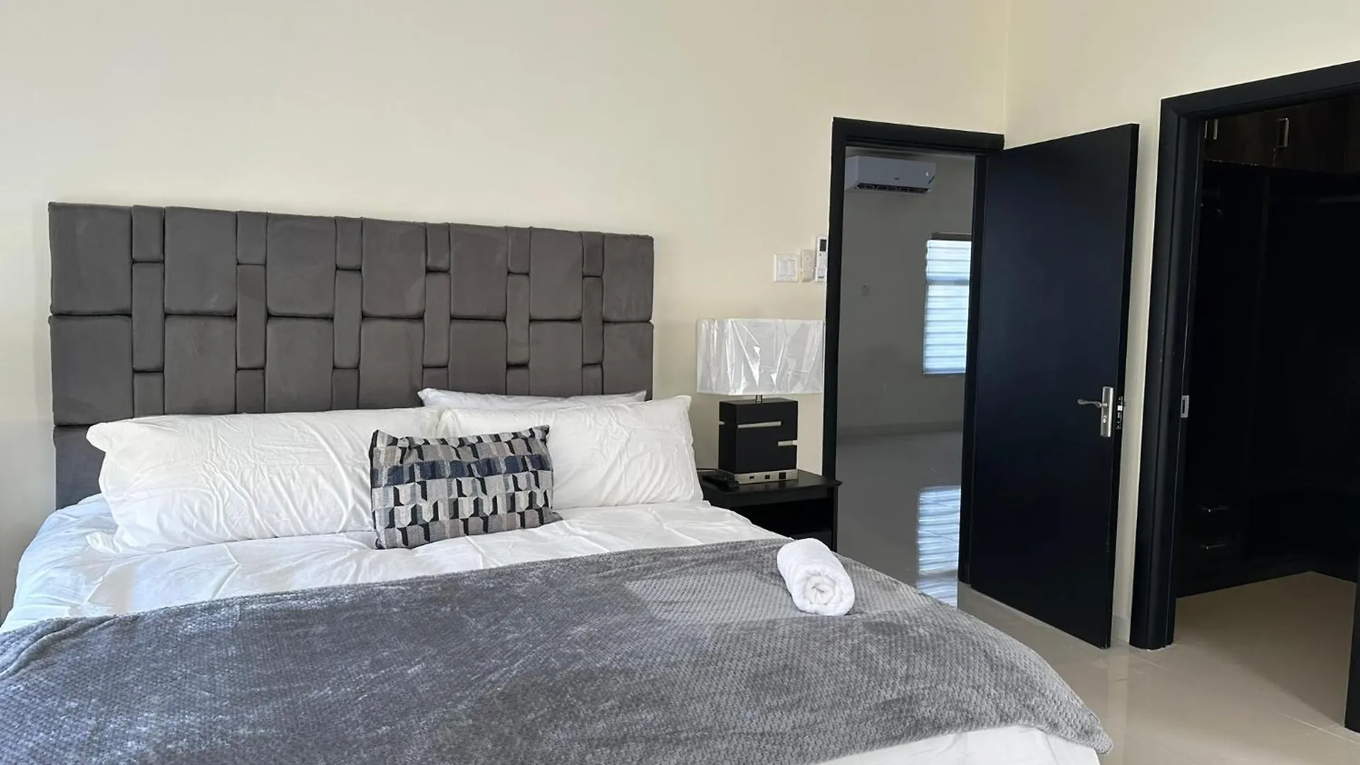 Luxury 2 Bed House With Pool & Gym Villa Ocho Rios