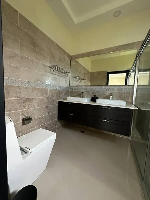 Luxury 2 Bed House With Pool & Gym Villa Ocho Rios