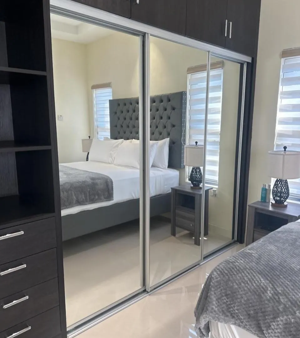 Luxury 2 Bed House With Pool & Gym Villa Ocho Rios 0*,